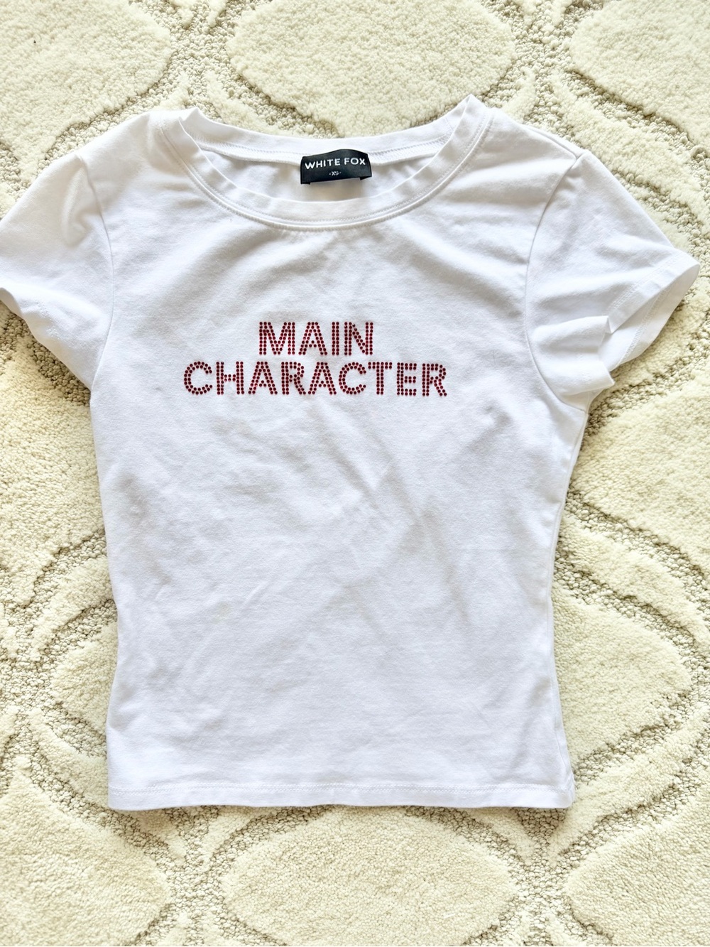 'Main Character' White Short-Sleeve Tee by White Fox Xs